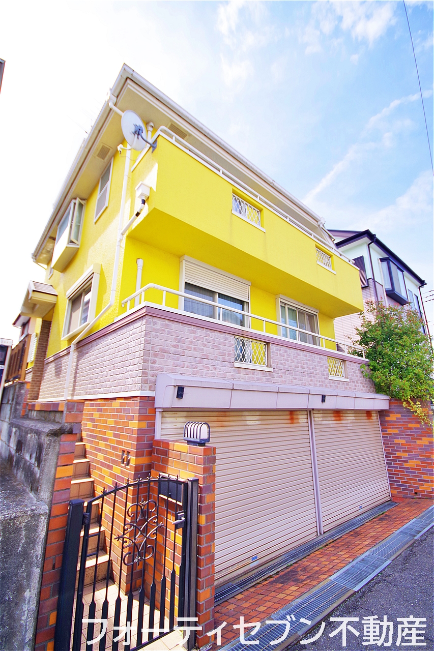 本村町の中古注文住宅シャッター閉