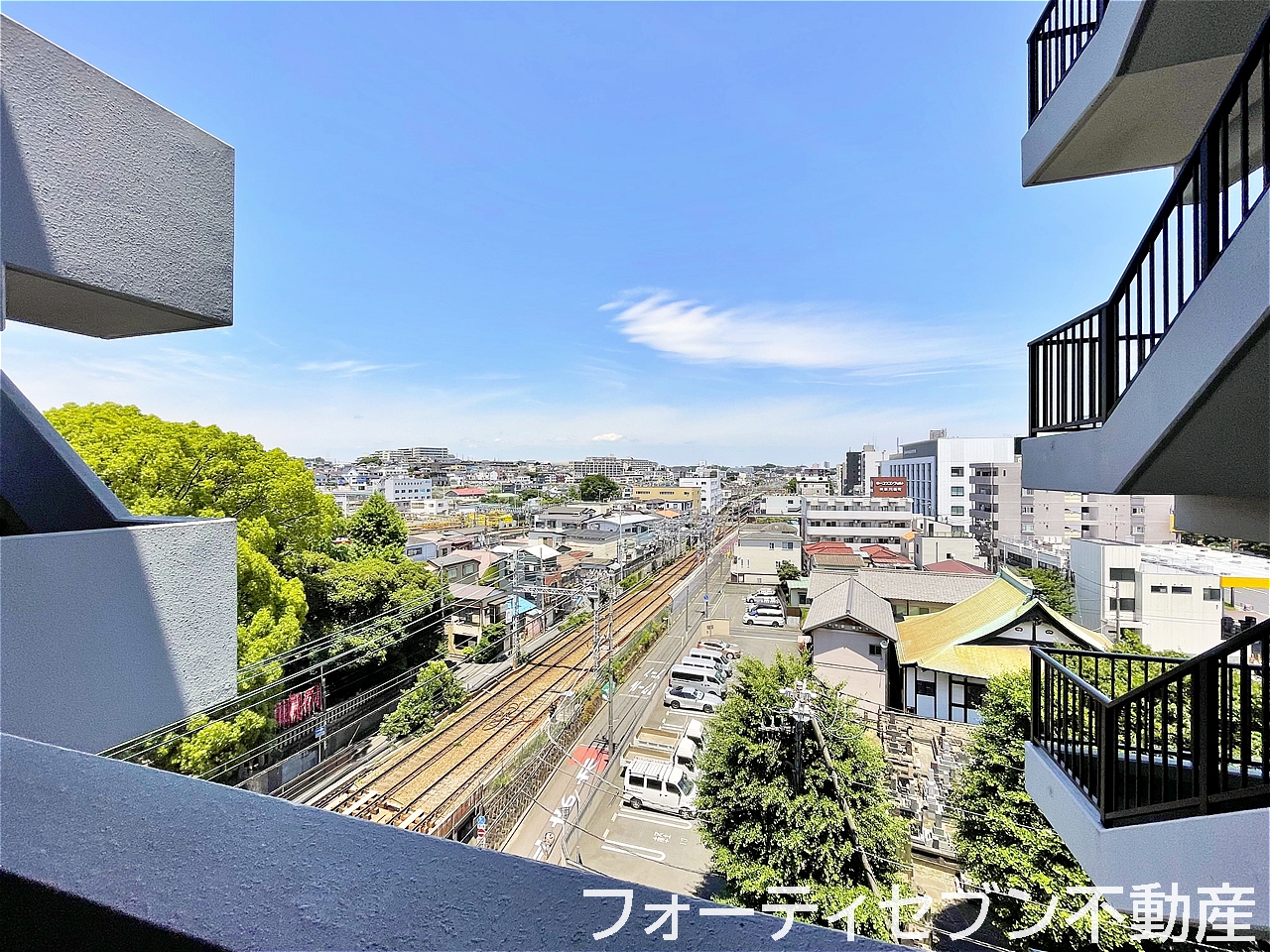 フェイム東神奈川 玄関側眺望
