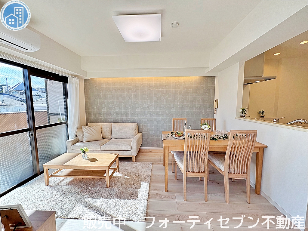 ニックハイム戸塚汲沢406 リビング